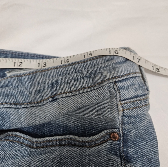 Seven Distressed Light Wash Straight Leg Jeans! - Picture 5 of 7